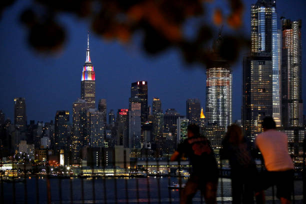 赢得比赛的 赢得比赛的